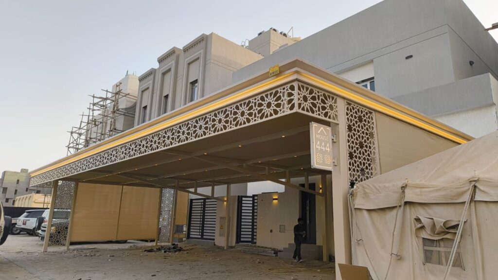 مظلات سيارات للمناطق الحارة